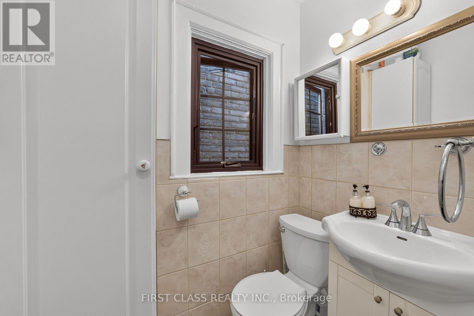 150 Caledonia Road, Toronto, Ontario  M6E 4S7 - Photo 14 - W13674836