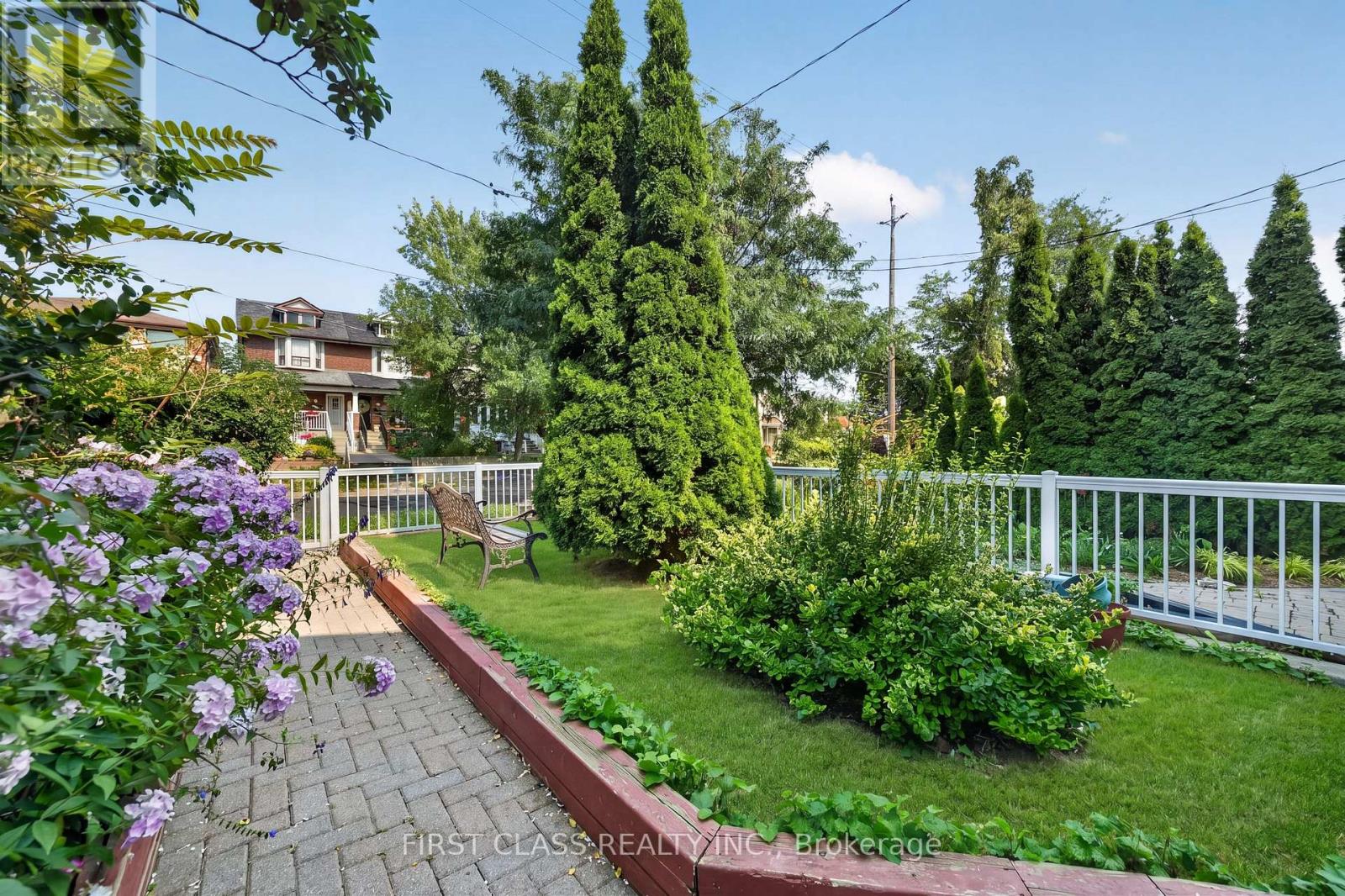 150 Caledonia Road, Toronto, Ontario  M6E 4S7 - Photo 2 - W13674836