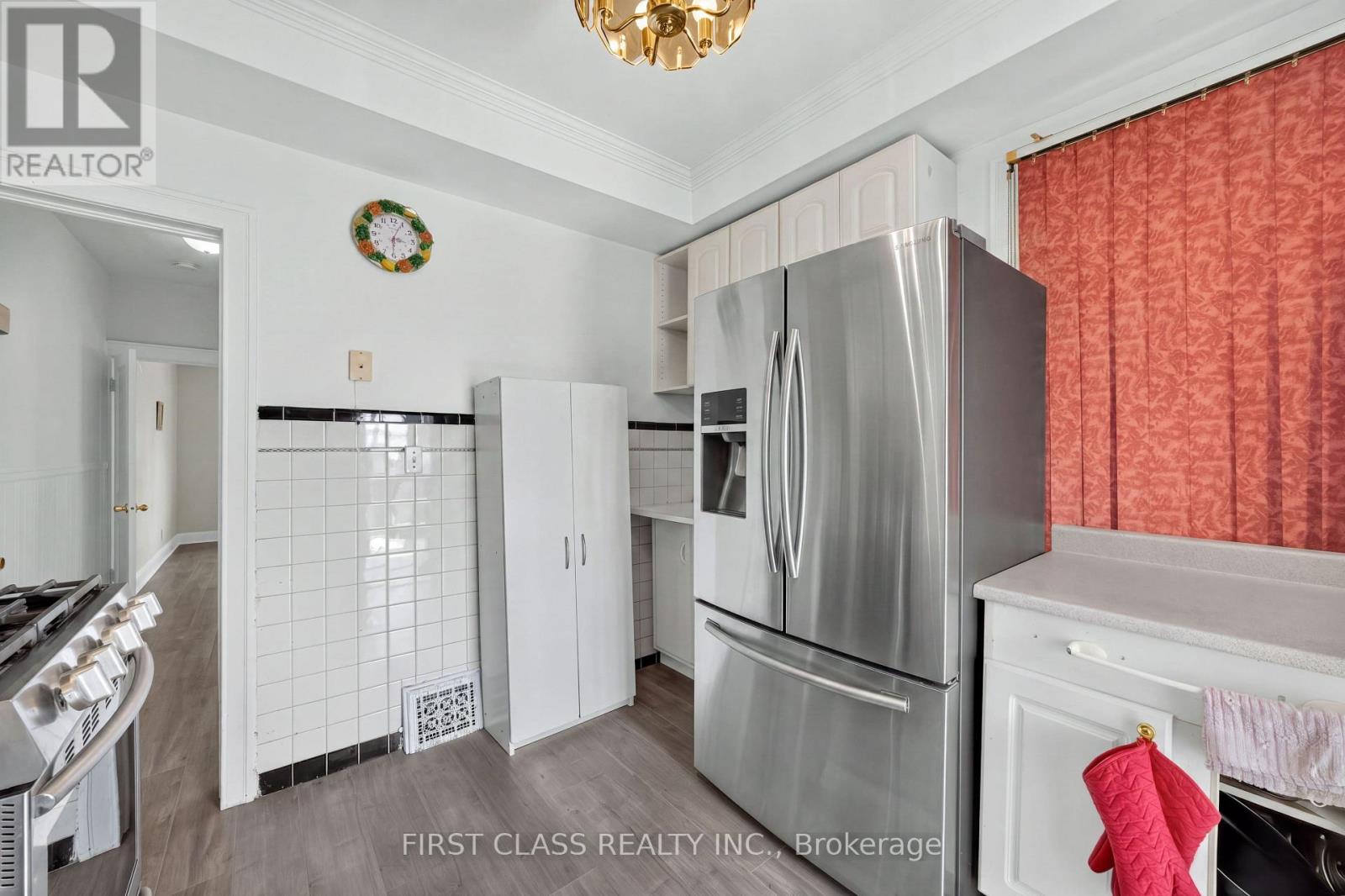 150 Caledonia Road, Toronto, Ontario  M6E 4S7 - Photo 5 - W13674836