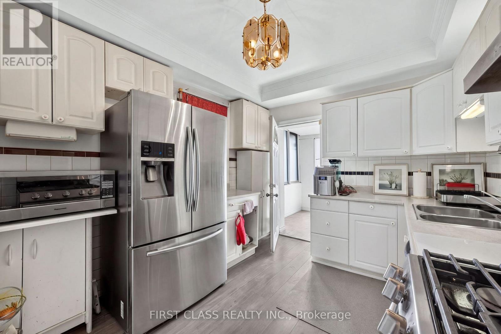 150 Caledonia Road, Toronto, Ontario  M6E 4S7 - Photo 6 - W13674836
