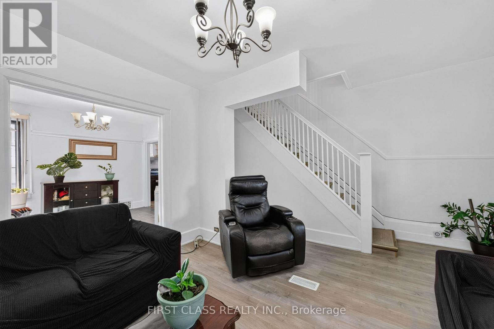150 Caledonia Road, Toronto, Ontario  M6E 4S7 - Photo 8 - W13674836