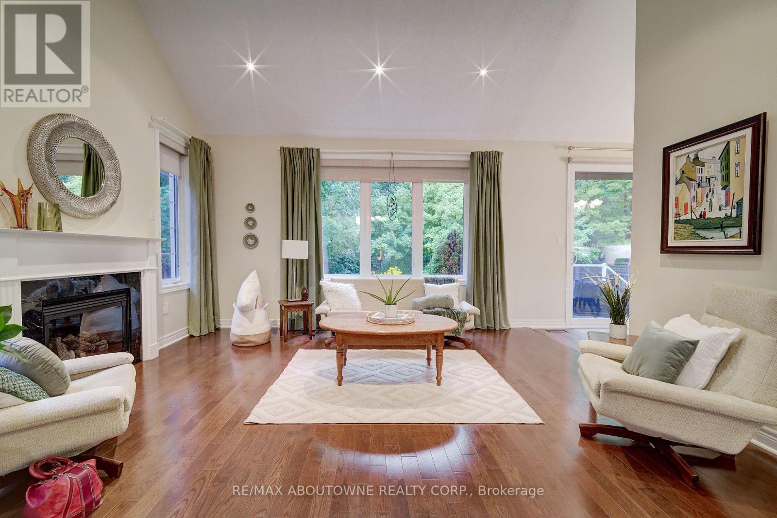 2196 Emily Circle, Oakville, Ontario  L6M 0E5 - Photo 10 - W13674842