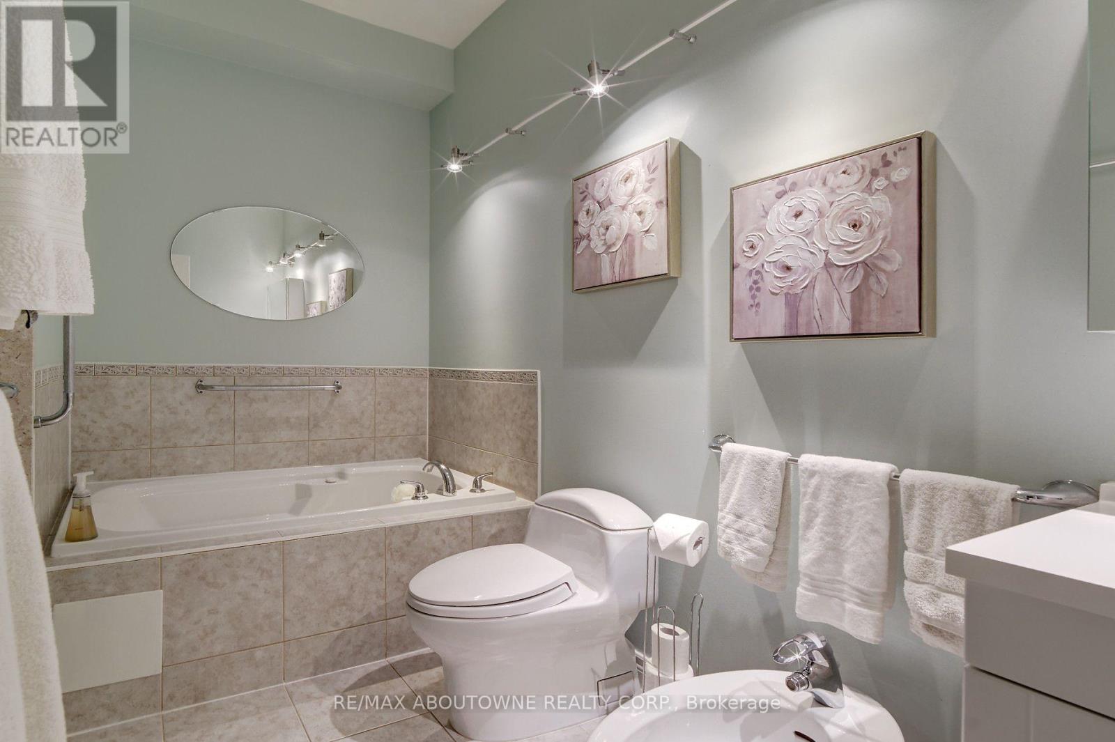 2196 Emily Circle, Oakville, Ontario  L6M 0E5 - Photo 20 - W13674842