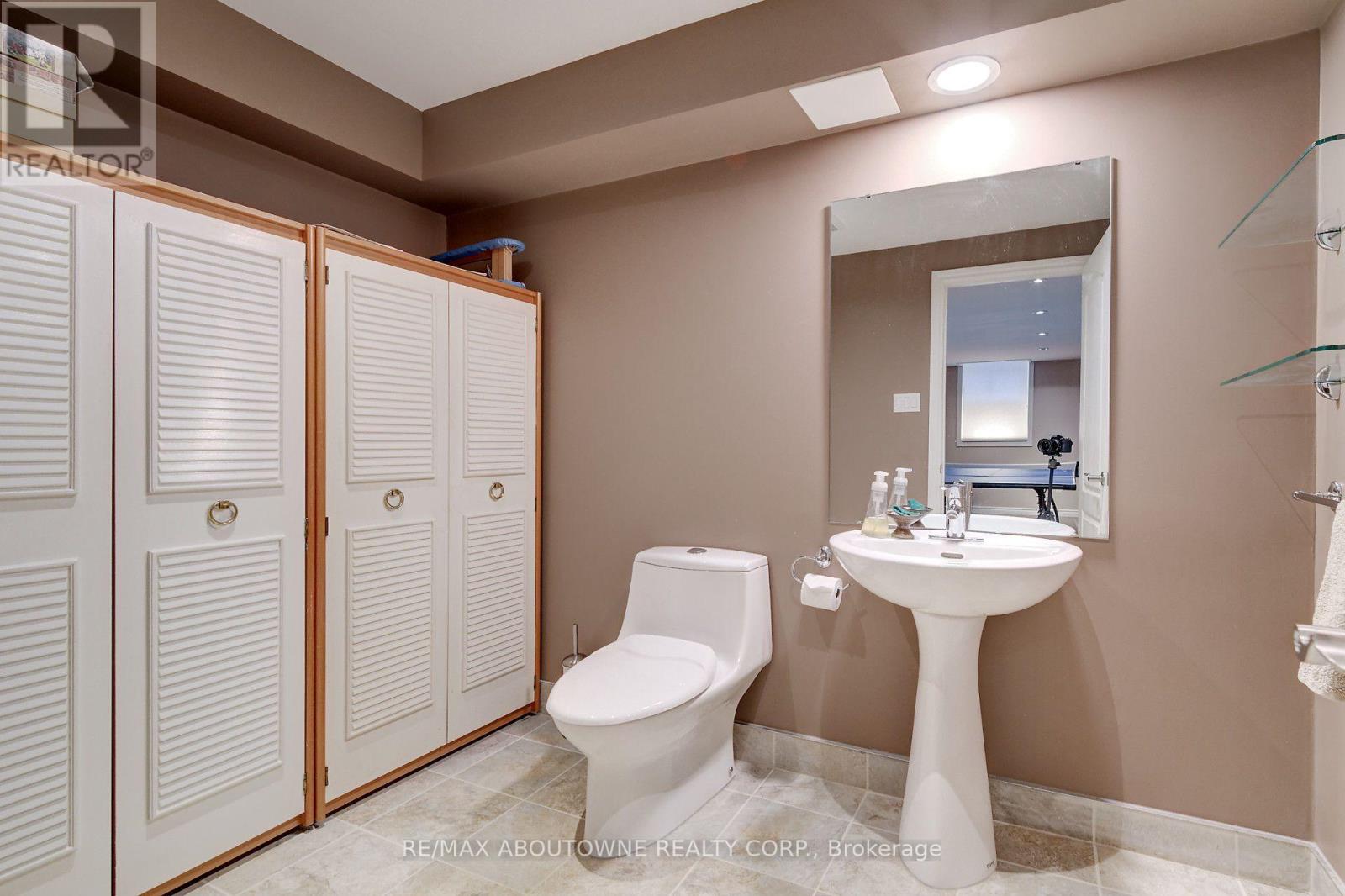 2196 Emily Circle, Oakville, Ontario  L6M 0E5 - Photo 33 - W13674842