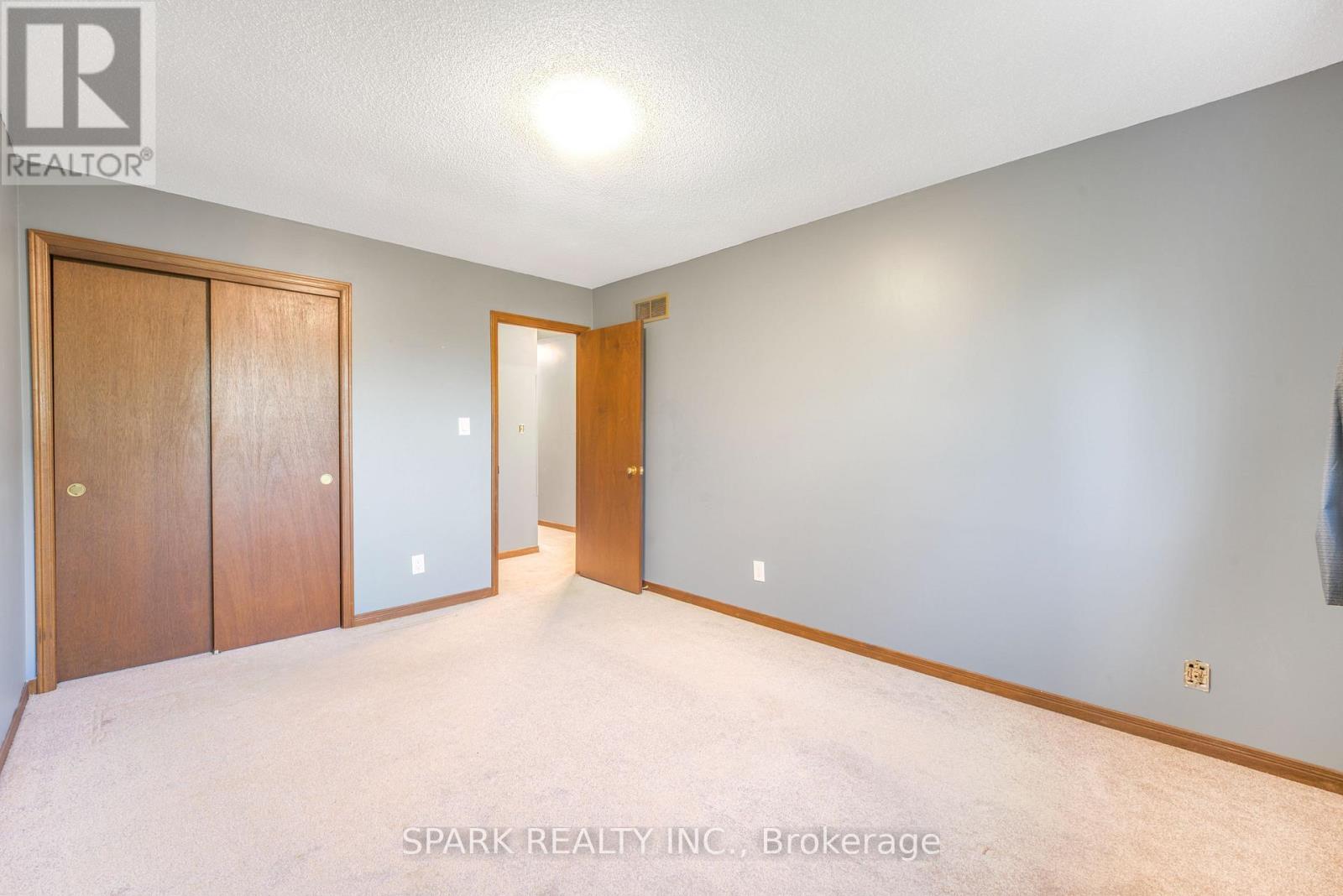 28 Lampman Crescent, Thorold, Ontario  L2V 4K7 - Photo 16 - X13674798