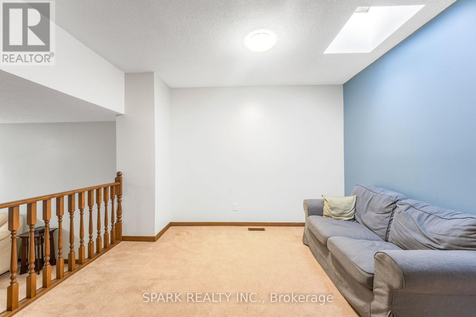28 Lampman Crescent, Thorold, Ontario  L2V 4K7 - Photo 7 - X13674798