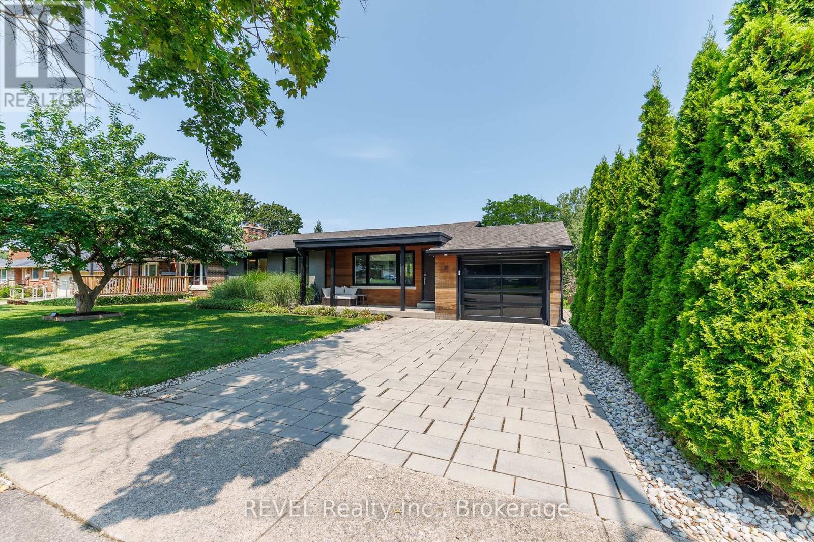 38 Briarsdale Drive, St. Catharines, Ontario  L2T 2Z5 - Photo 3 - X13674984