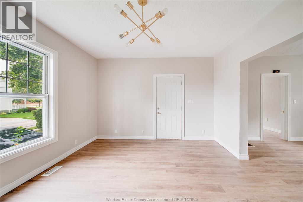 31 Adelaide Street N., Chatham, Ontario  N7M 4K2 - Photo 6 - 26019545