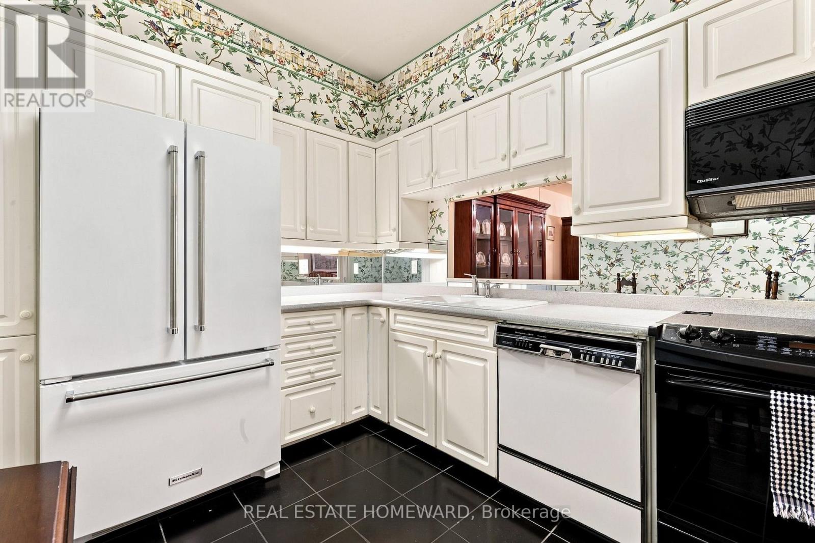 108 - 3800 Yonge Street, Toronto (Bedford Park-Nortown), Ontario  M4N 3P7 - Photo 2 - C13674906