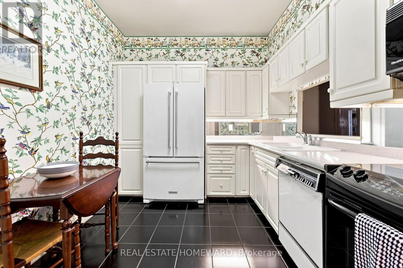 108 - 3800 Yonge Street, Toronto (Bedford Park-Nortown), Ontario  M4N 3P7 - Photo 3 - C13674906