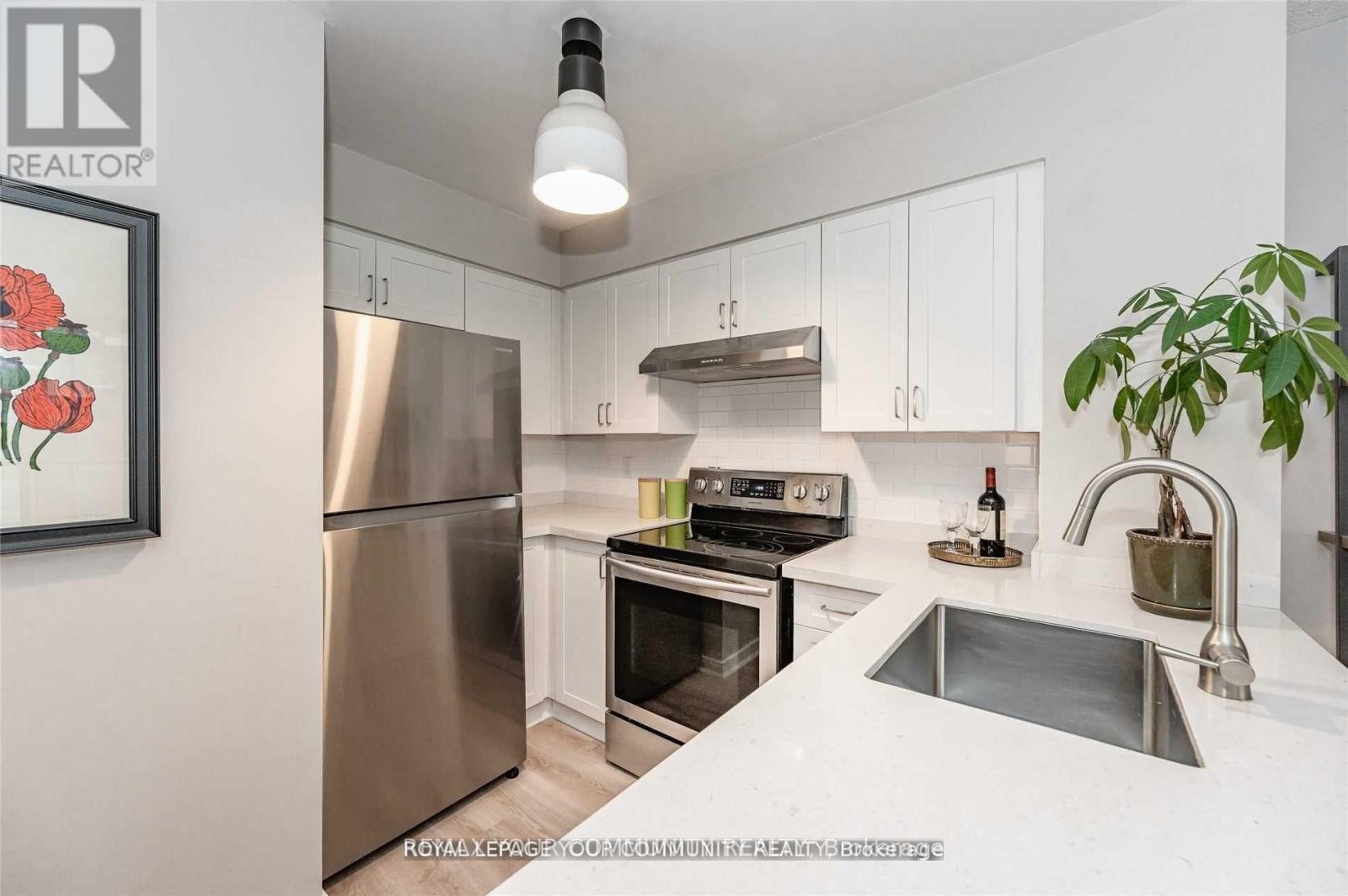 1307 - 76 Shuter Street, Toronto, Ontario  M5B 1B4 - Photo 3 - C13674956