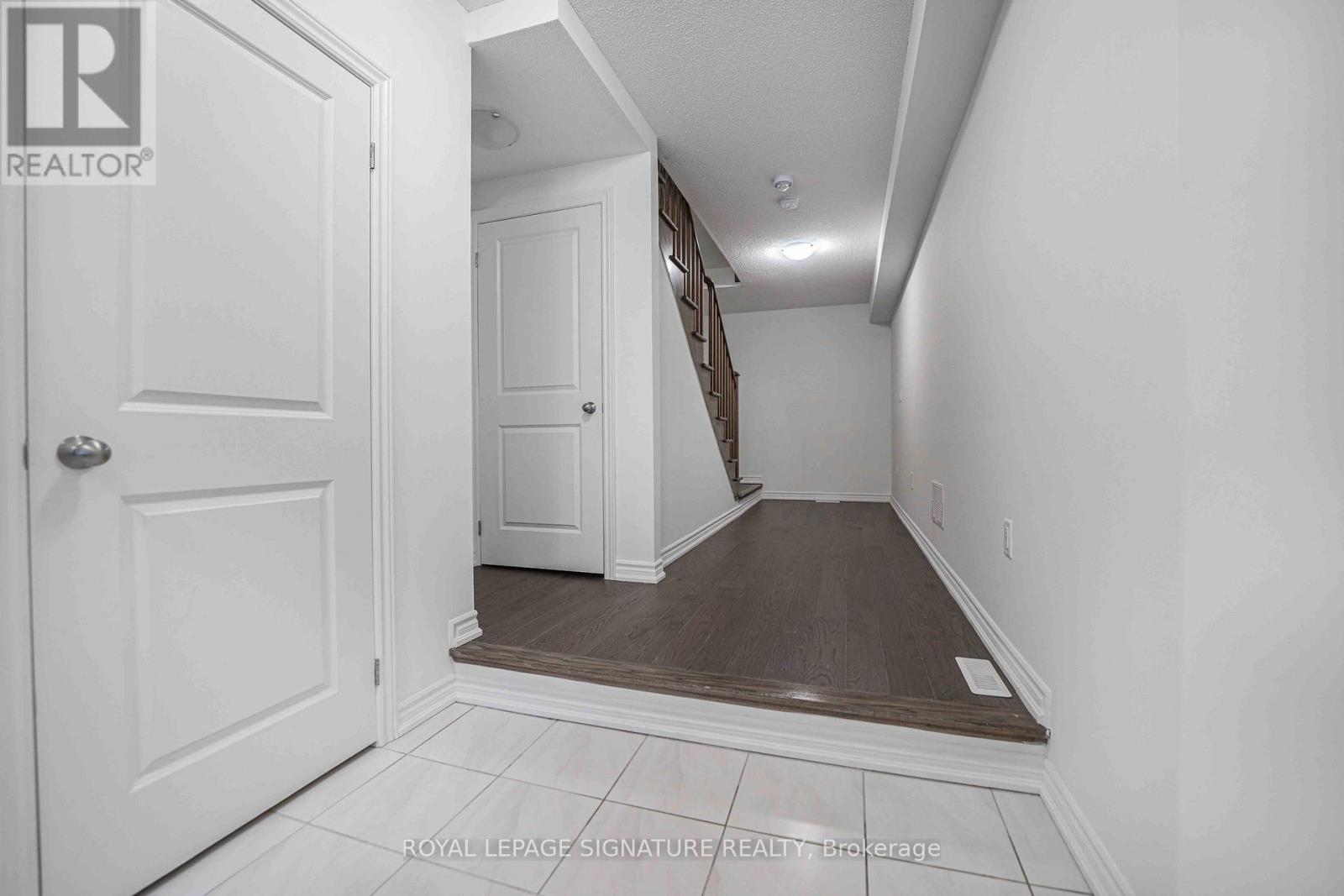 6 Ginno Lane, Ajax, Ontario  L1S 0H3 - Photo 2 - E13674888