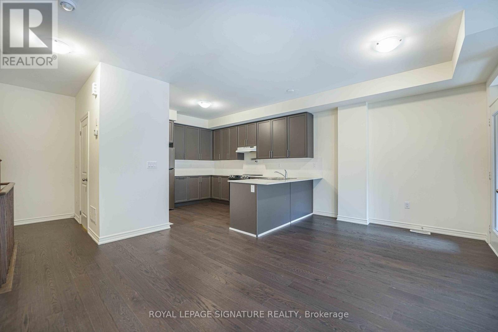 6 Ginno Lane, Ajax, Ontario  L1S 0H3 - Photo 4 - E13674888