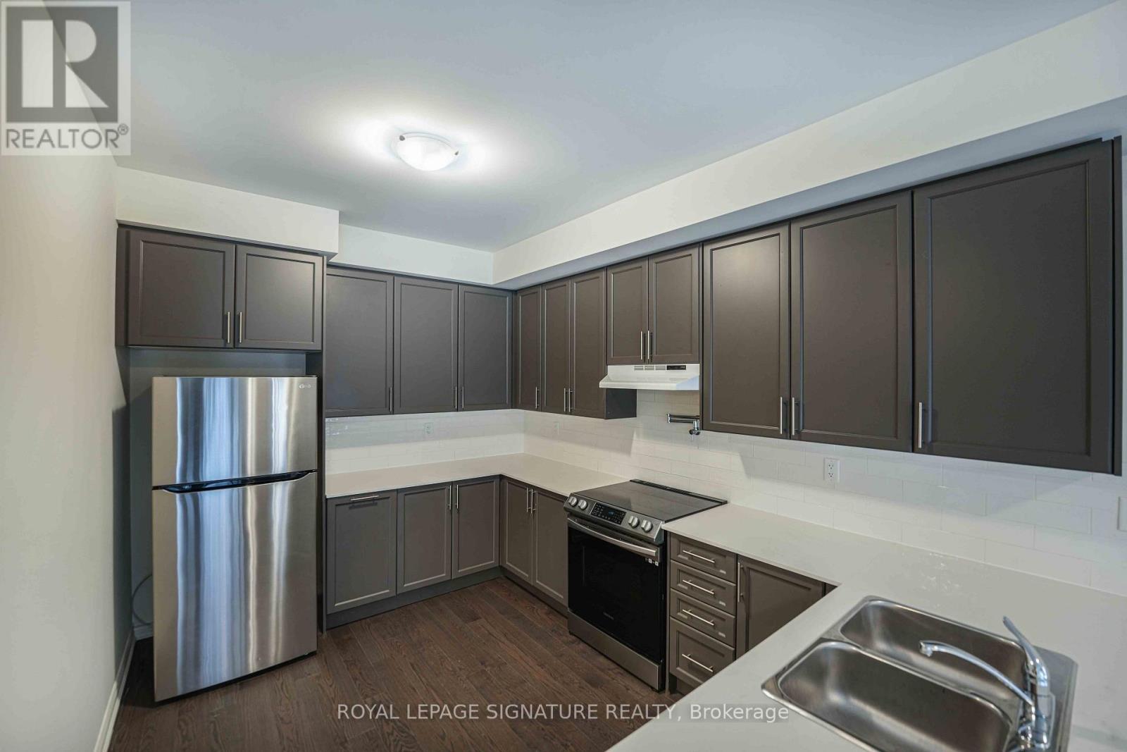 6 Ginno Lane, Ajax, Ontario  L1S 0H3 - Photo 5 - E13674888