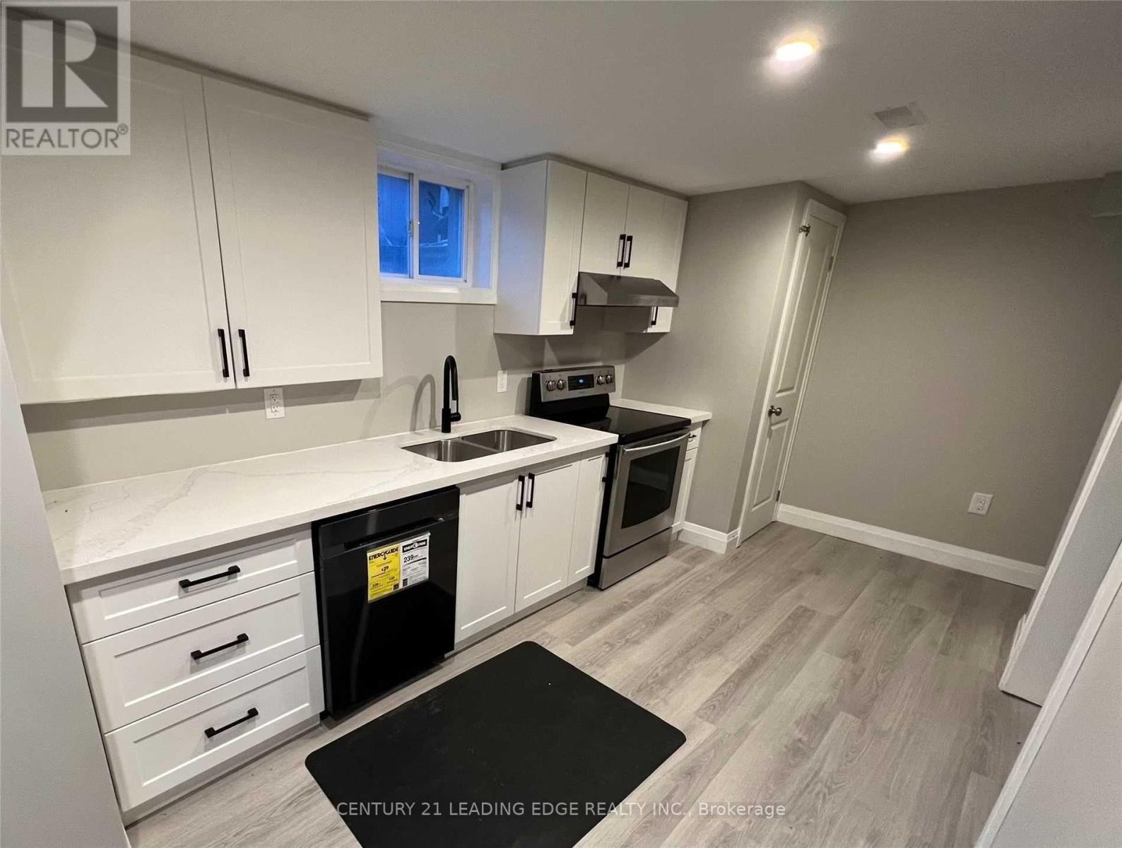 Bsmt - 214 Gibbons Street, Oshawa (Mclaughlin), Ontario  L1J 4Y4 - Photo 2 - E13674982