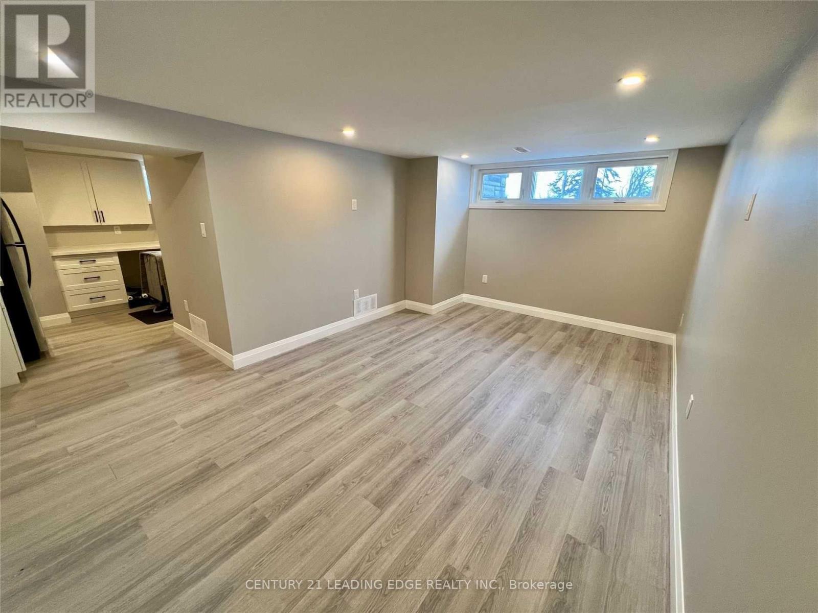 Bsmt - 214 Gibbons Street, Oshawa (Mclaughlin), Ontario  L1J 4Y4 - Photo 6 - E13674982