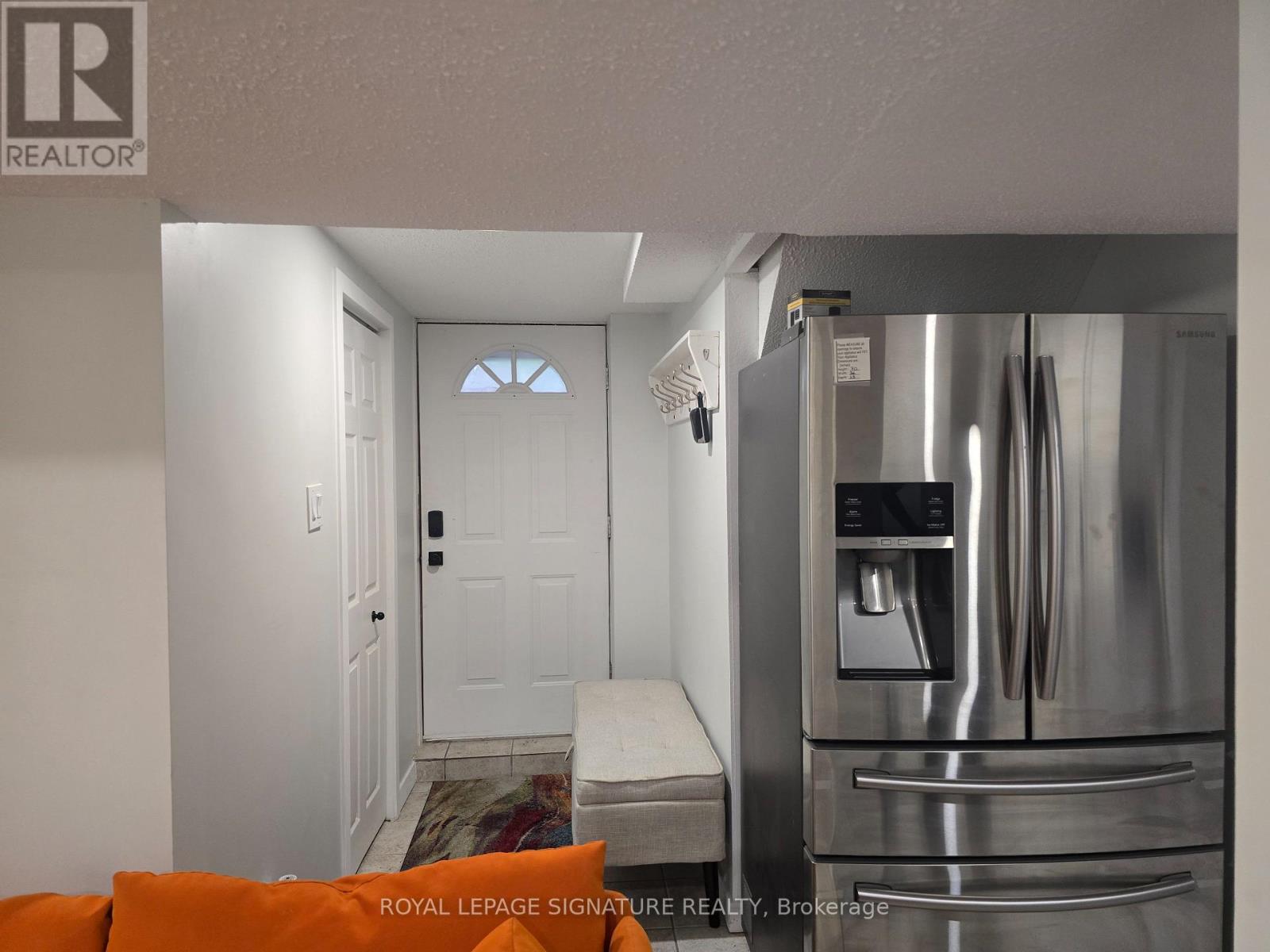 Lower - 211 Glen Hill Drive, Whitby, Ontario  L1N 7J5 - Photo 3 - E13674992