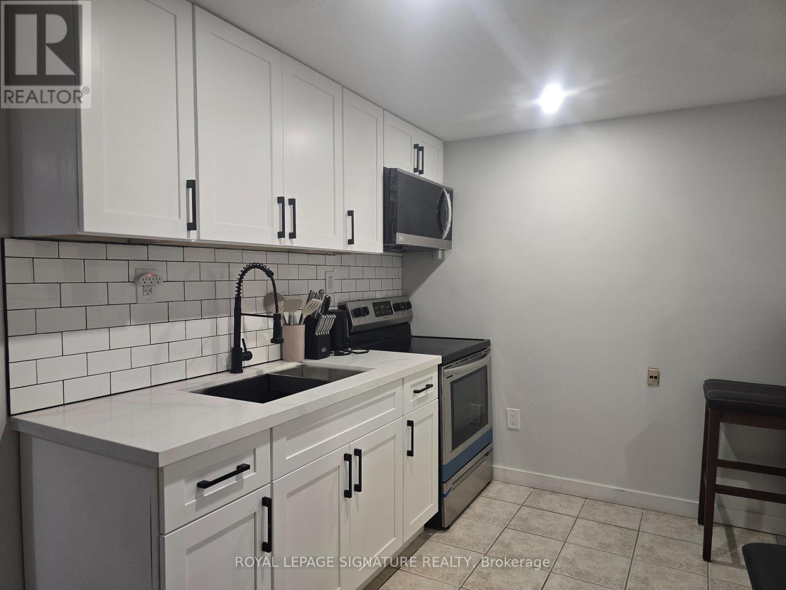 Lower - 211 Glen Hill Drive, Whitby, Ontario  L1N 7J5 - Photo 8 - E13674992