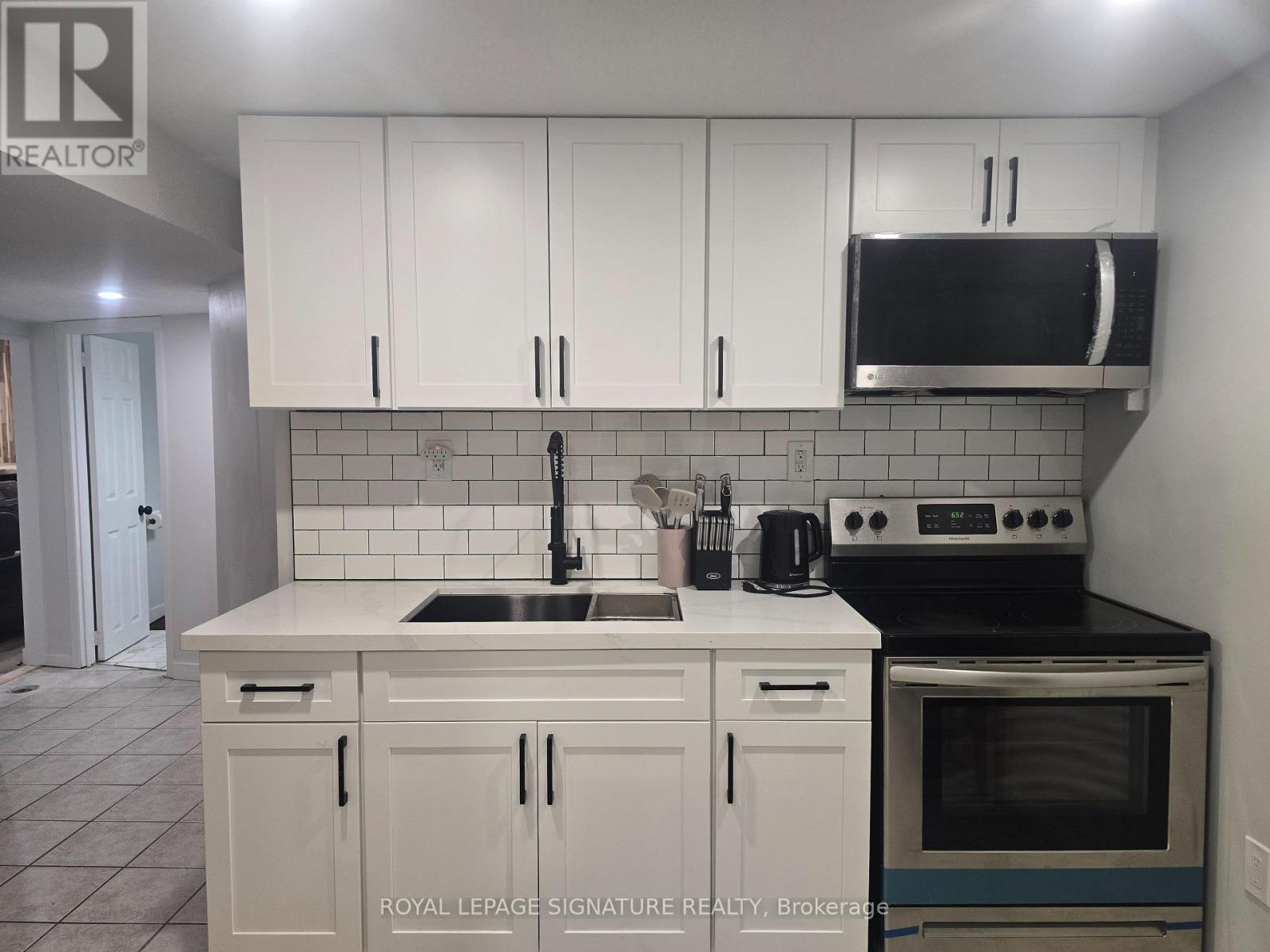 Lower - 211 Glen Hill Drive, Whitby, Ontario  L1N 7J5 - Photo 9 - E13674992