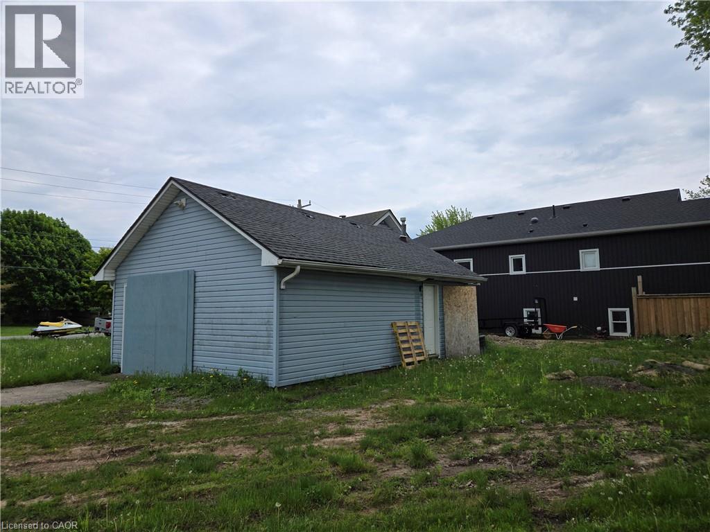 303 S Ridge Road, Fort Erie, Ontario  L0S 1N0 - Photo 3 - 40850462