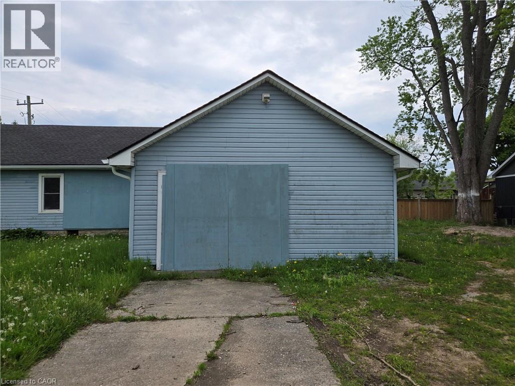 303 S Ridge Road, Fort Erie, Ontario  L0S 1N0 - Photo 2 - 40850462