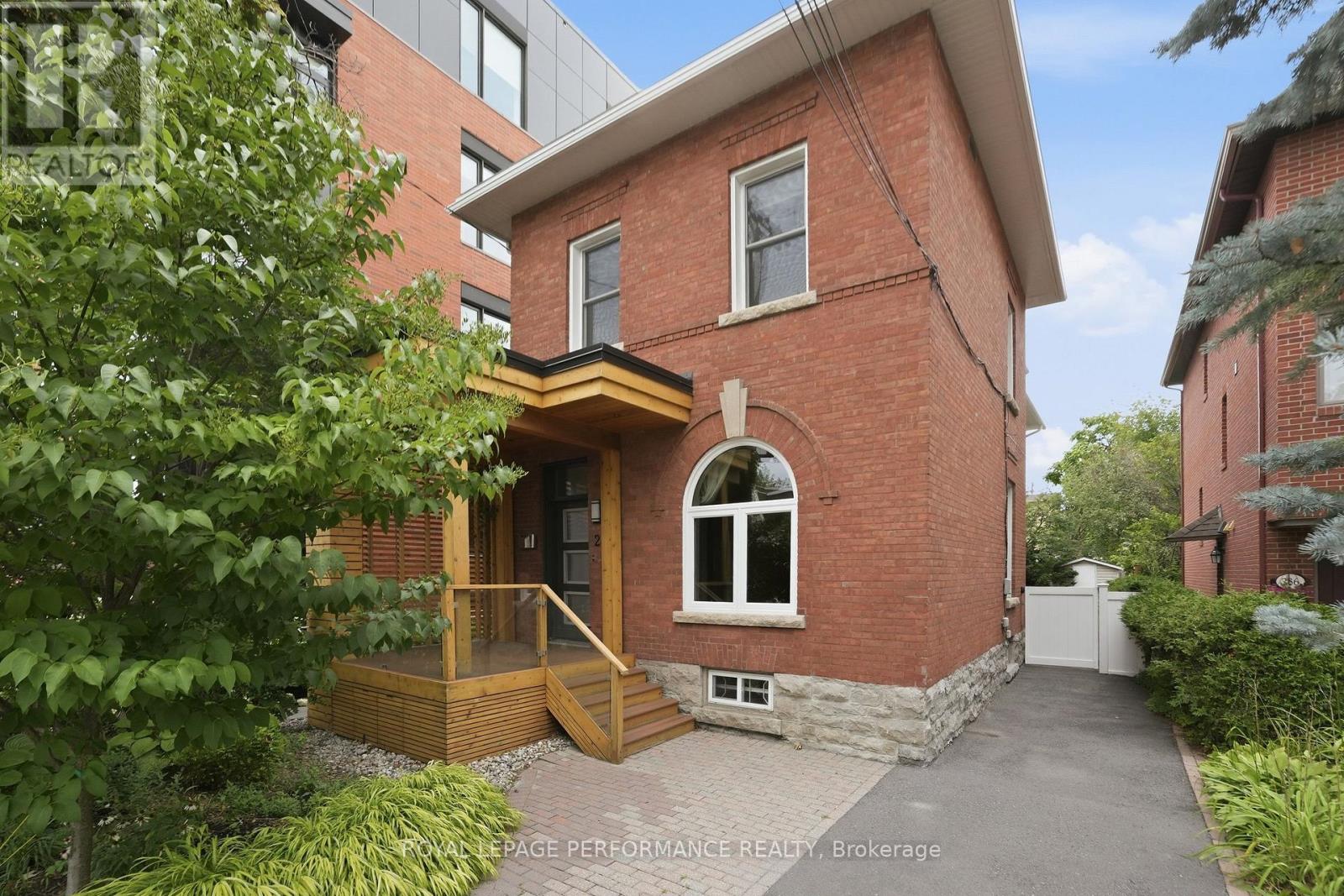 284 CRICHTON STREET, Ottawa, Ontario
