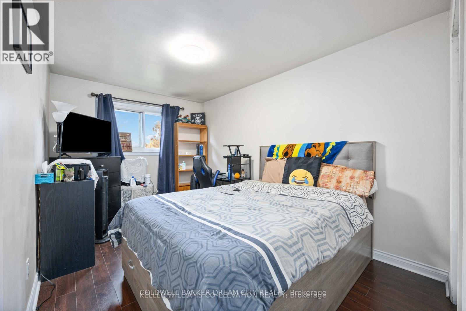 Upper - 3073 Ireson Court, Mississauga (Malton), Ontario  L4T 1N7 - Photo 11 - W13674862