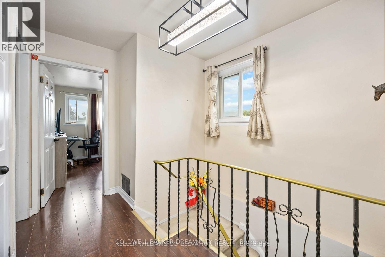 Upper - 3073 Ireson Court, Mississauga (Malton), Ontario  L4T 1N7 - Photo 4 - W13674862