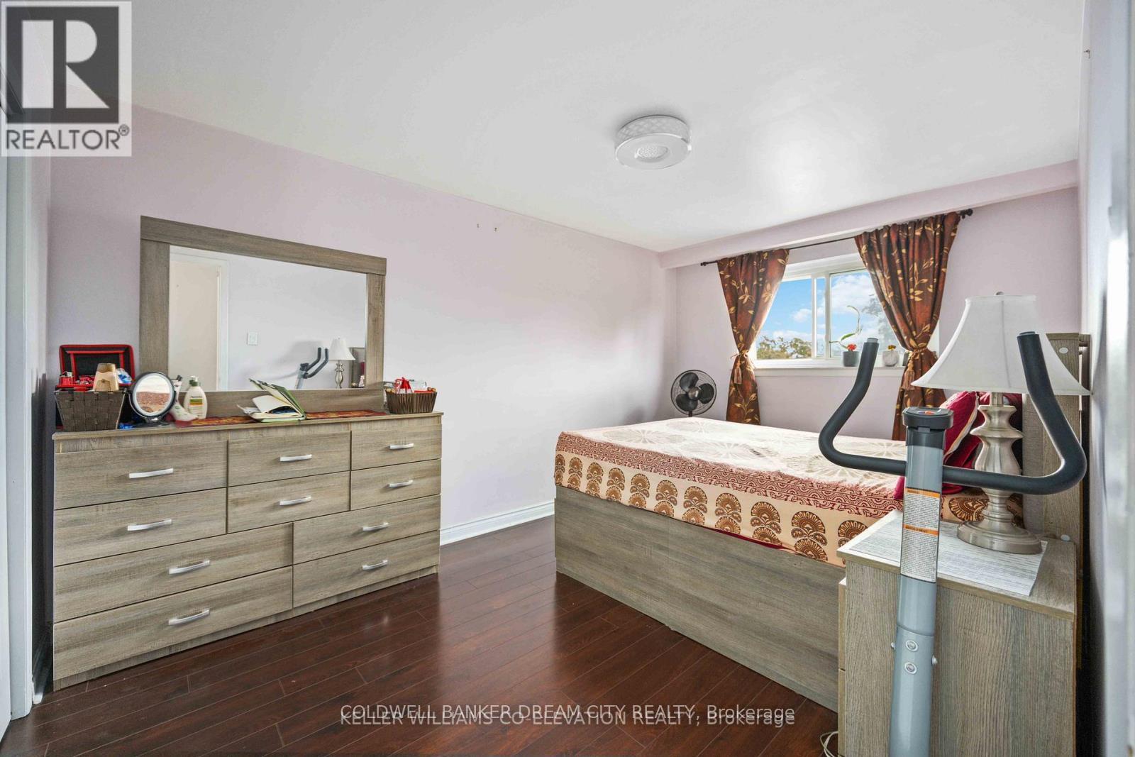 Upper - 3073 Ireson Court, Mississauga (Malton), Ontario  L4T 1N7 - Photo 5 - W13674862