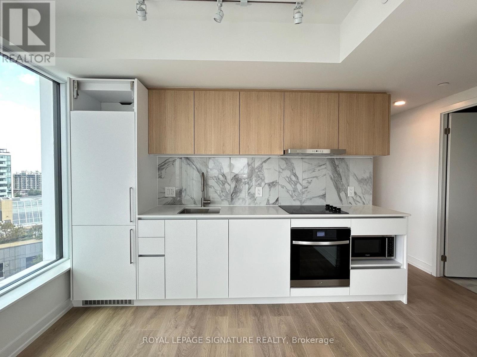 1130 - 1100 Sheppard Avenue W, Toronto (York University Heights), Ontario  M3K 0E4 - Photo 2 - W13674868