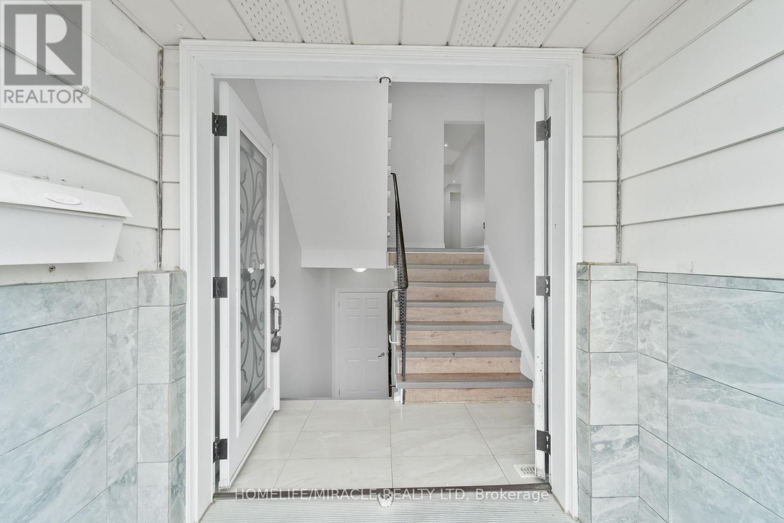 115 Bruce Beer Drive, Brampton, Ontario  L6V 2Z7 - Photo 11 - W13674938