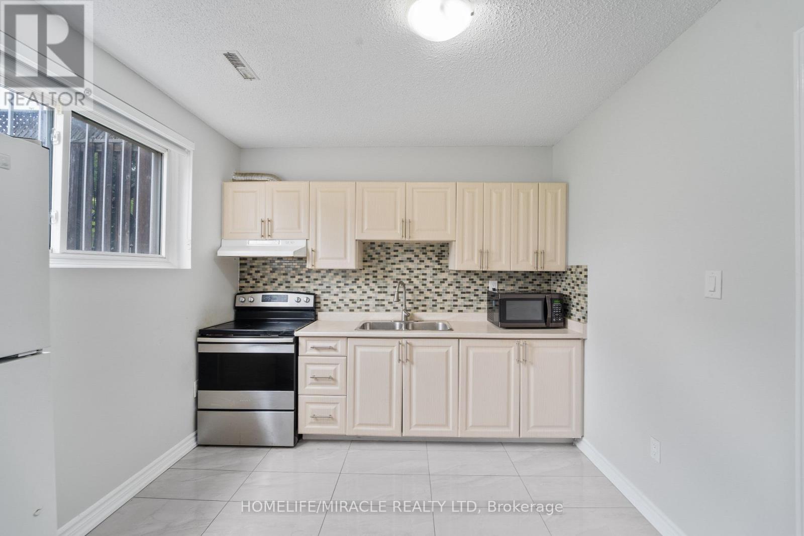 115 Bruce Beer Drive, Brampton, Ontario  L6V 2Z7 - Photo 43 - W13674938