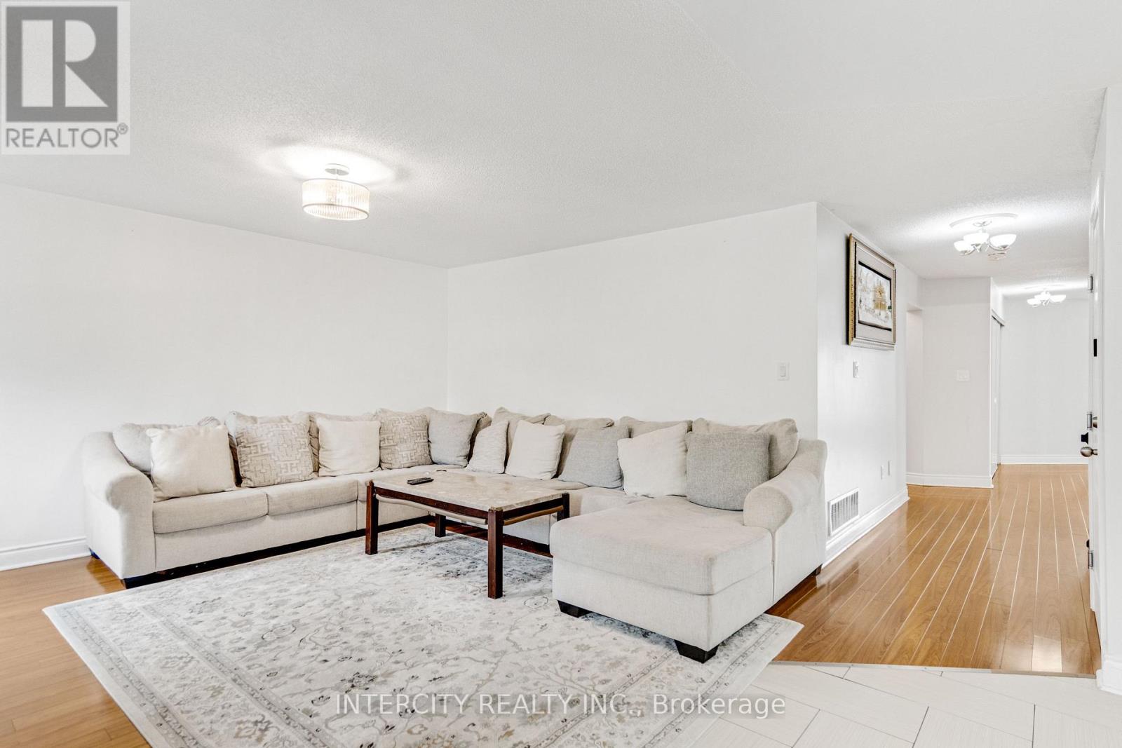 48 Avalanche Crescent, Brampton, Ontario  L6P 1M5 - Photo 11 - W13674964