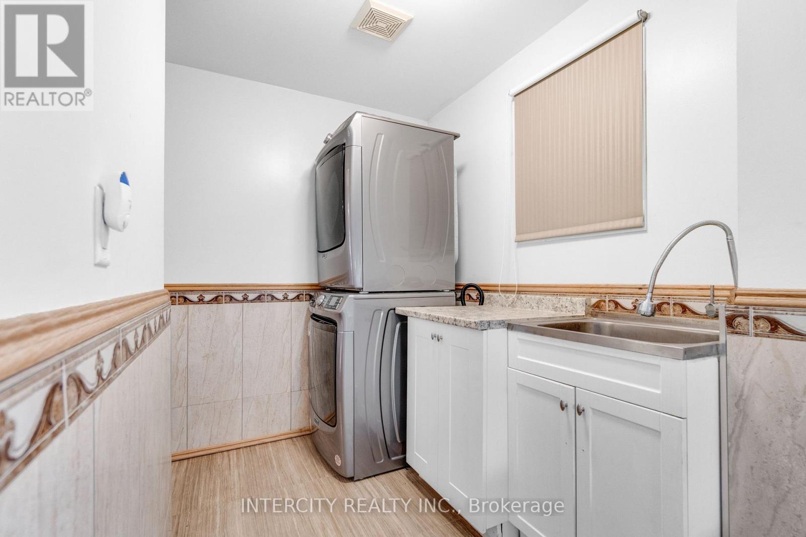 48 Avalanche Crescent, Brampton, Ontario  L6P 1M5 - Photo 38 - W13674964