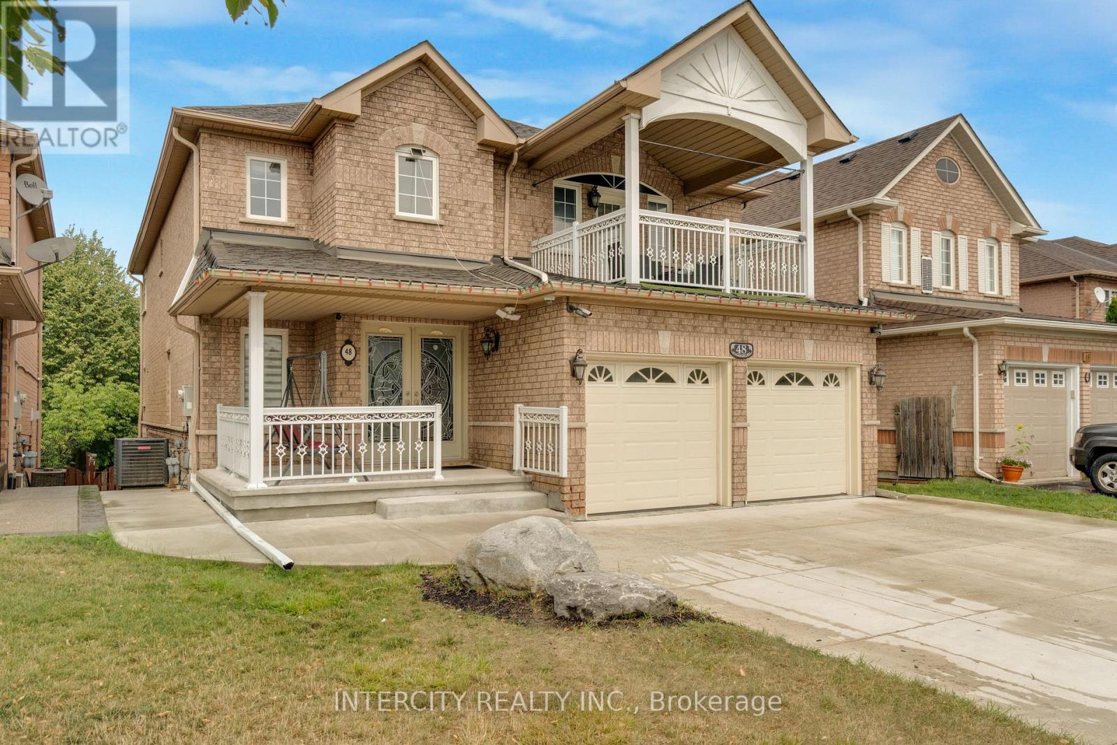 48 Avalanche Crescent, Brampton, Ontario  L6P 1M5 - Photo 4 - W13674964