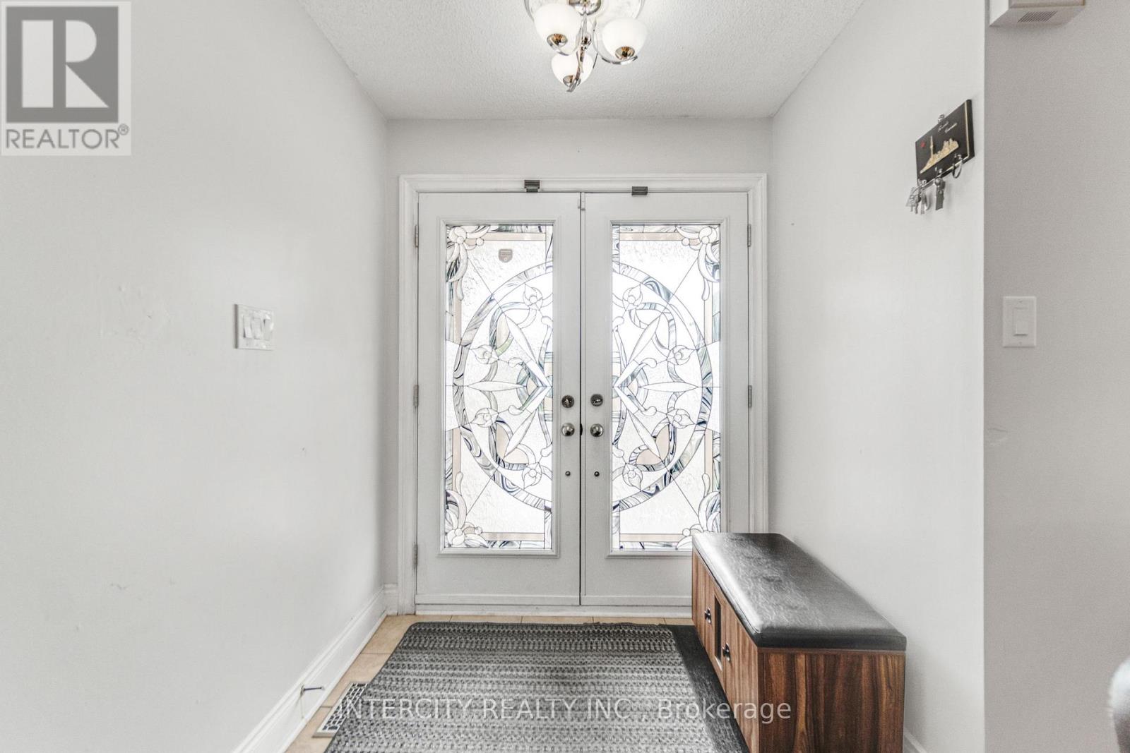 48 Avalanche Crescent, Brampton, Ontario  L6P 1M5 - Photo 7 - W13674964