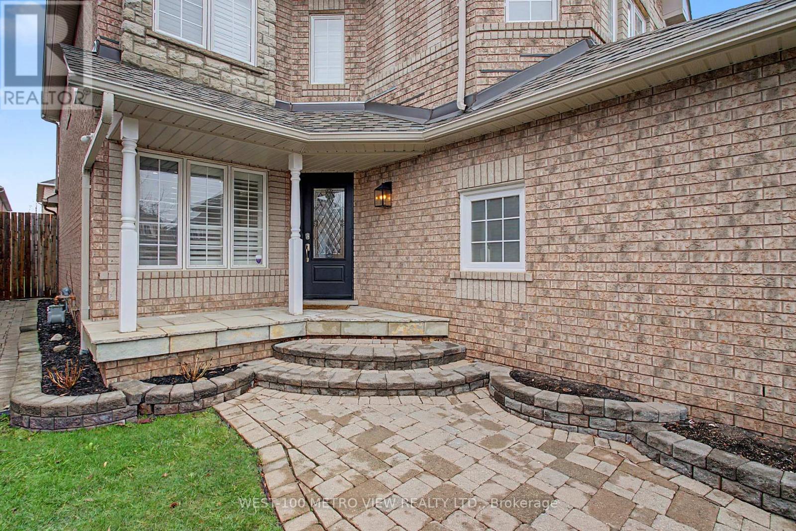 57 Forsyth Crescent, Halton Hills (Georgetown), Ontario  L7G 5L5 - Photo 2 - W13674976
