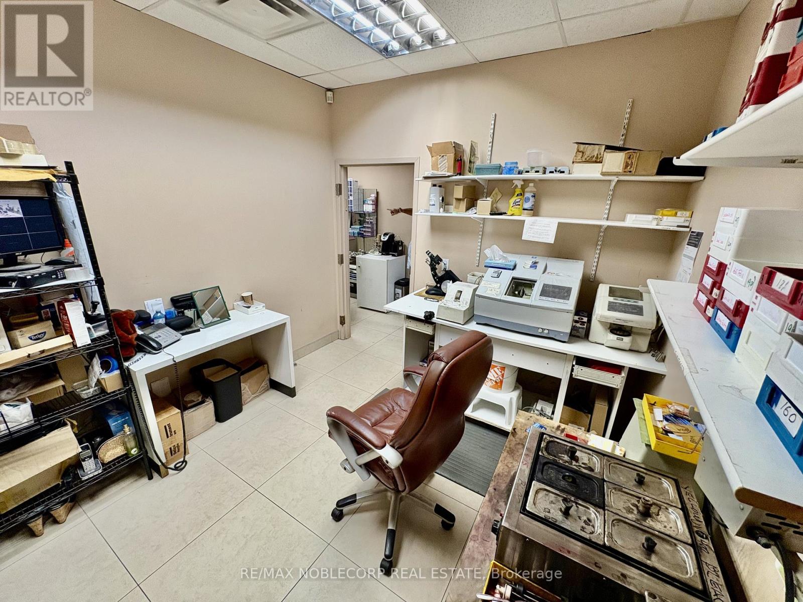 4105 Steeles Avenue W, Toronto (Black Creek), Ontario  M3N 1V7 - Photo 12 - W13674980
