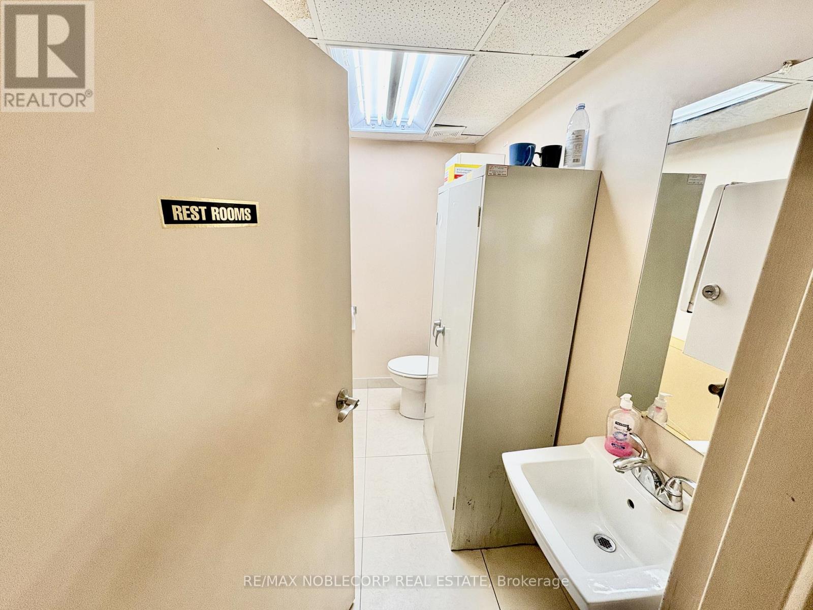 4105 Steeles Avenue W, Toronto (Black Creek), Ontario  M3N 1V7 - Photo 14 - W13674980