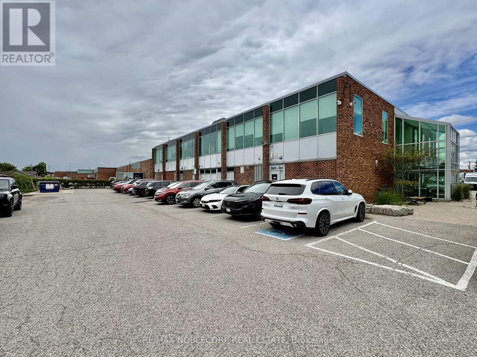 4105 Steeles Avenue W, Toronto (Black Creek), Ontario  M3N 1V7 - Photo 18 - W13674980