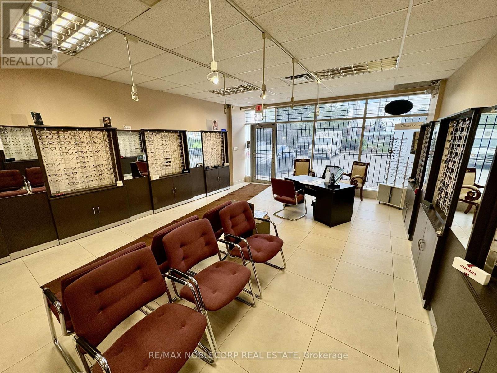 4105 Steeles Avenue W, Toronto (Black Creek), Ontario  M3N 1V7 - Photo 4 - W13674980