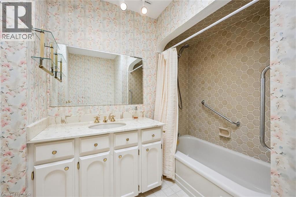 138 Appleby Place, Burlington, Ontario  L7L 2X1 - Photo 30 - 40850310