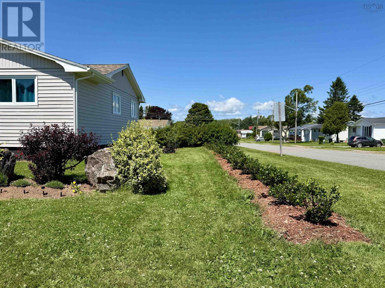 24 Rhodes Avenue, Amherst, Nova Scotia  B4H 2J2 - Photo 8 - 202601796