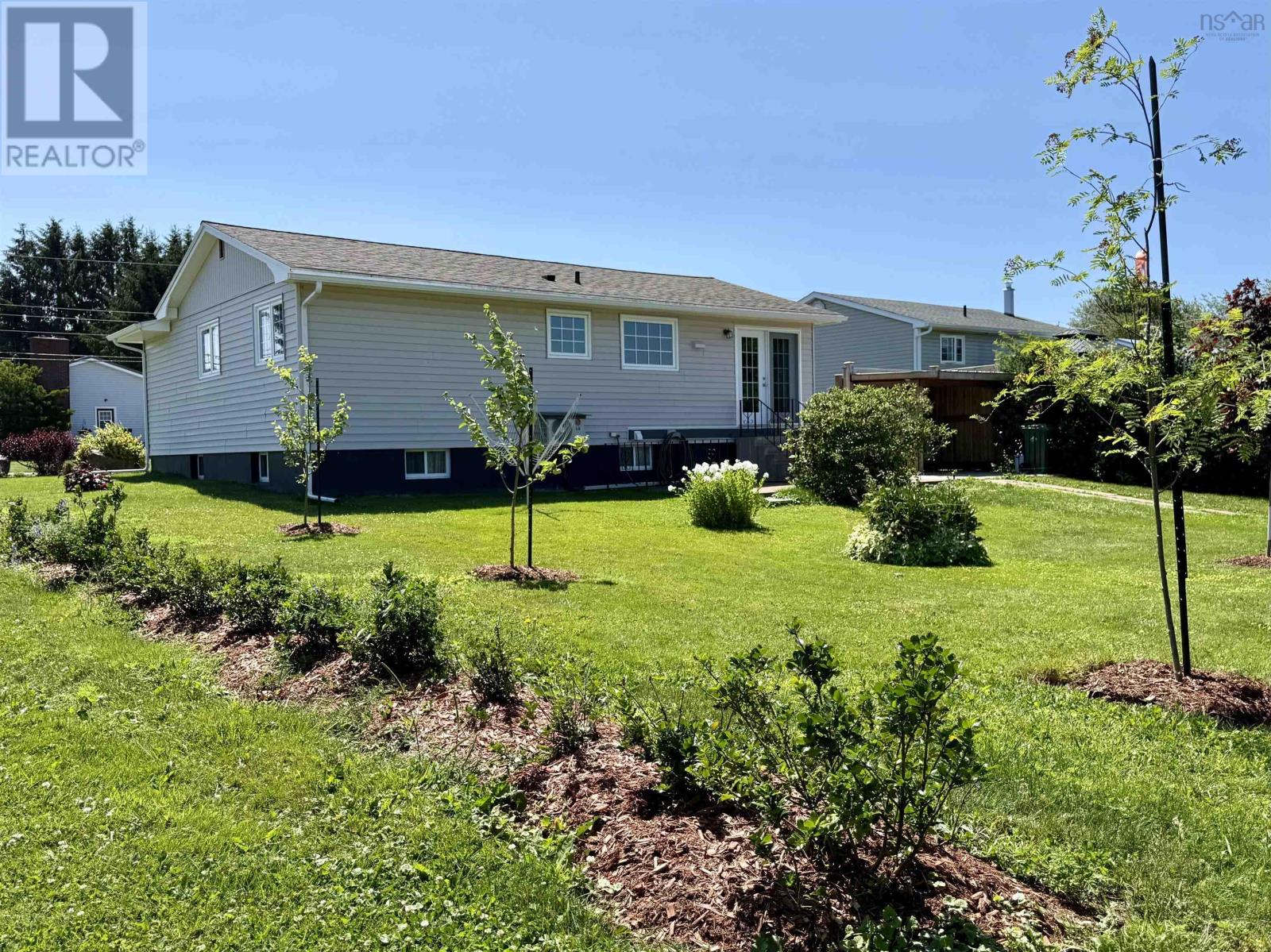 24 Rhodes Avenue, Amherst, Nova Scotia  B4H 2J2 - Photo 9 - 202601796