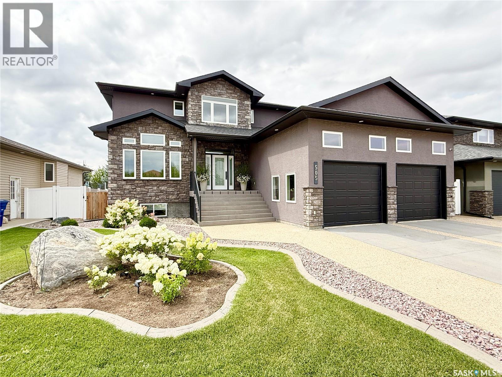 505 Brown Crescent, Weyburn, Saskatchewan  S4H 0M9 - Photo 1 - SK045602