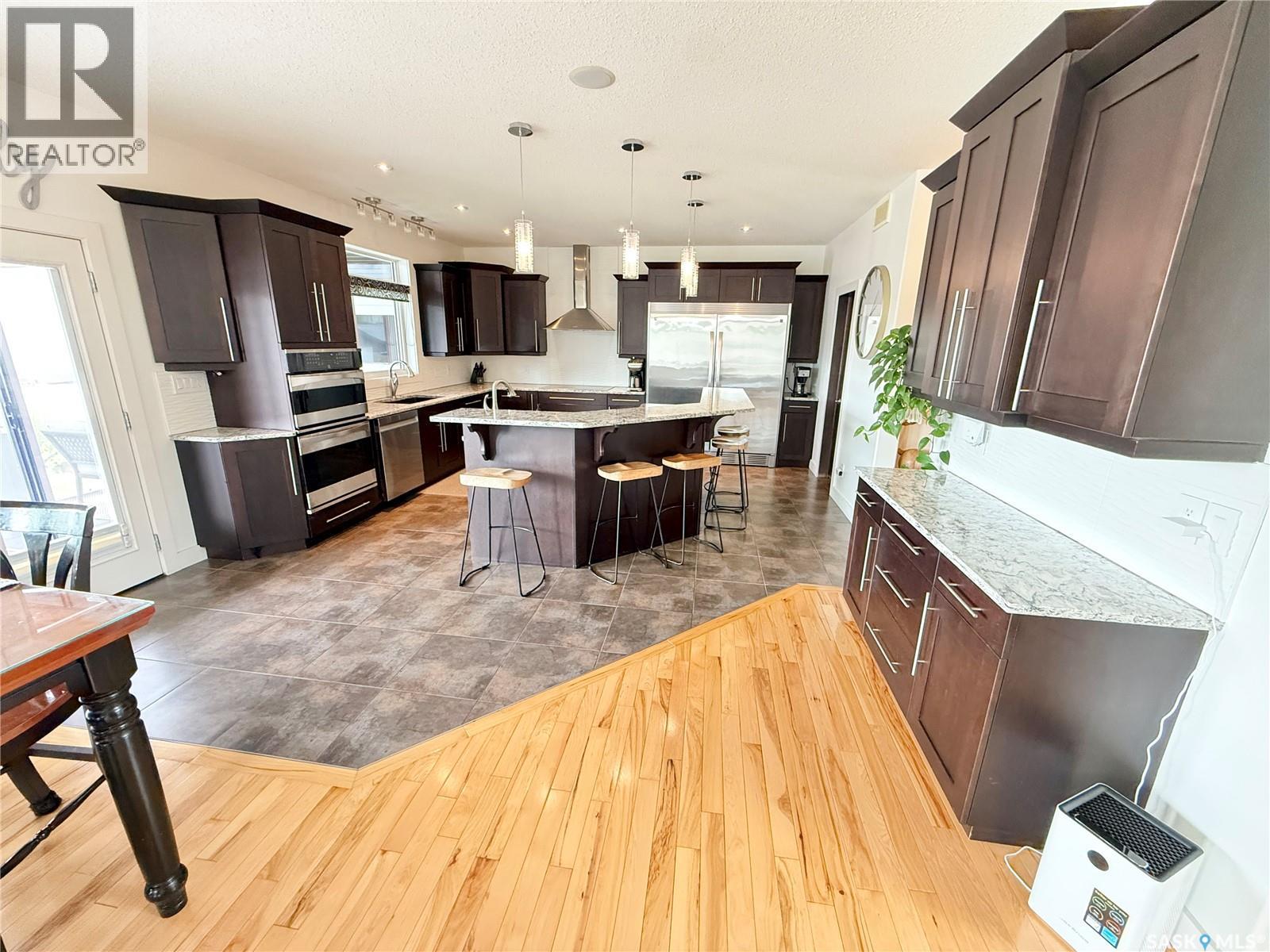 505 Brown Crescent, Weyburn, Saskatchewan  S4H 0M9 - Photo 12 - SK045602