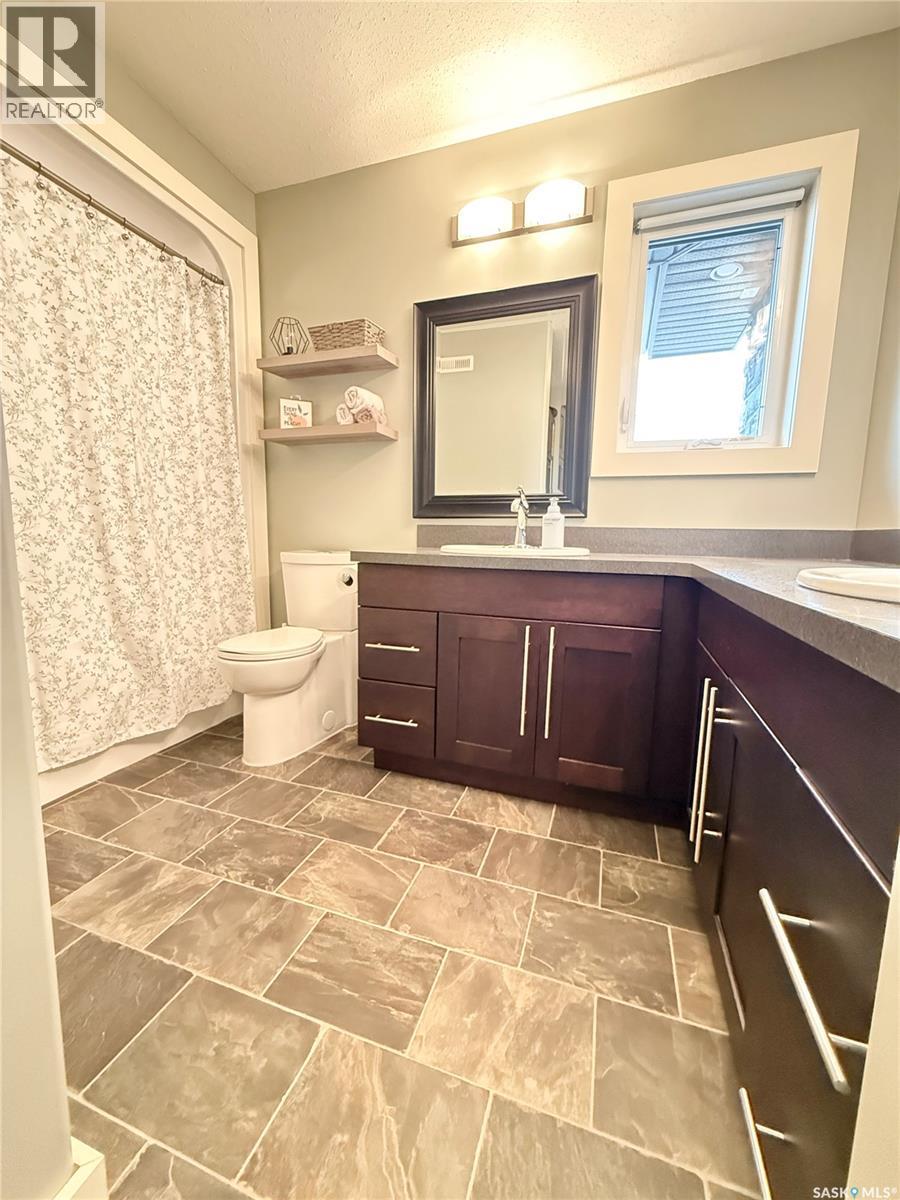 505 Brown Crescent, Weyburn, Saskatchewan  S4H 0M9 - Photo 20 - SK045602