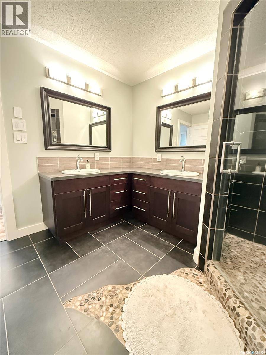 505 Brown Crescent, Weyburn, Saskatchewan  S4H 0M9 - Photo 24 - SK045602
