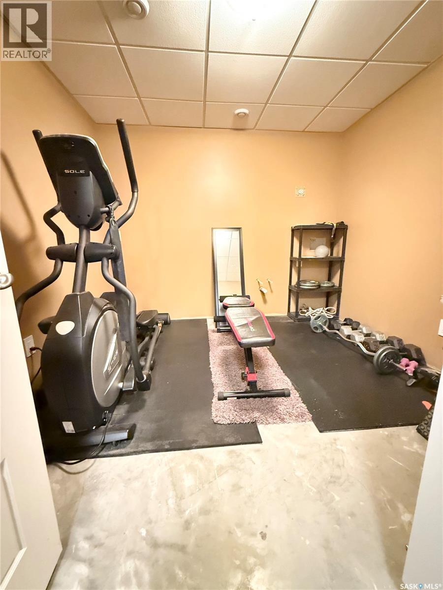 505 Brown Crescent, Weyburn, Saskatchewan  S4H 0M9 - Photo 34 - SK045602