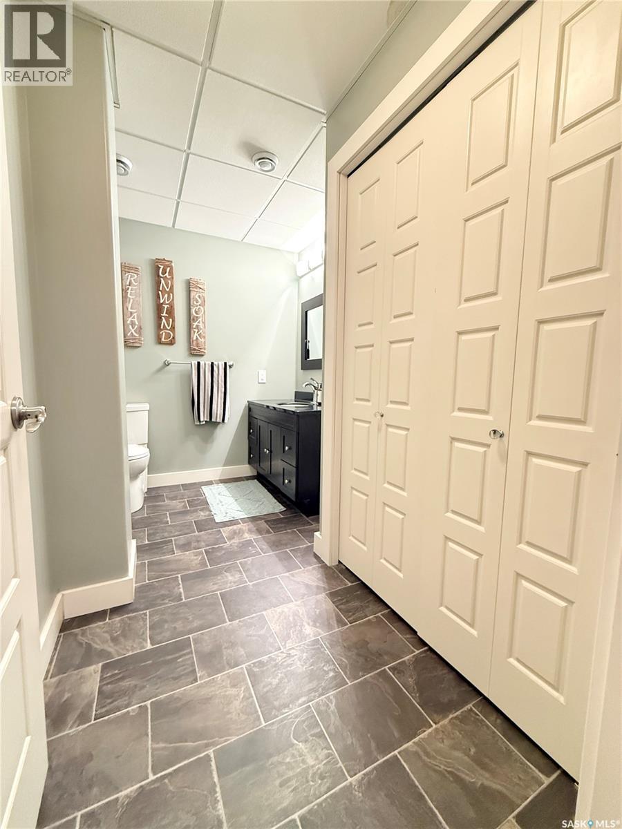 505 Brown Crescent, Weyburn, Saskatchewan  S4H 0M9 - Photo 37 - SK045602